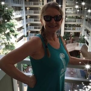 Meet your Posher, Teresa
